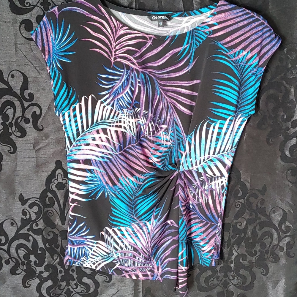 3/$20 George Patterned Sleeveless Blouse - Picture 1 of 3